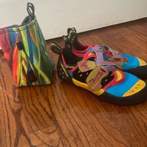 La Sportiva climbing shoes size 40 EU, women’s 7.5 / good condition / chalk bag